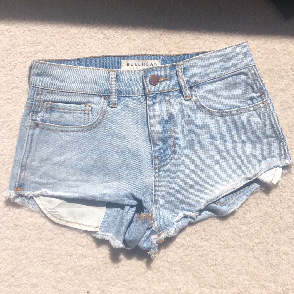 BULLHEAD LIGHT WASHED DENIM SHORTs!